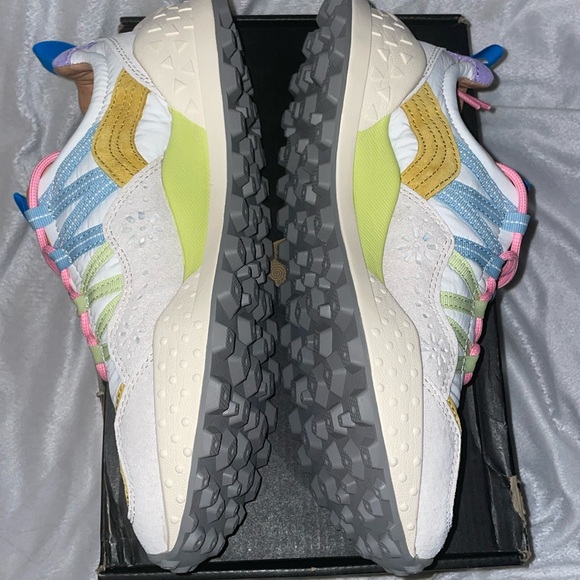 NWT Flower Mountain Washi Sneakers in Beige/White/Multi - Picture 15 of 16